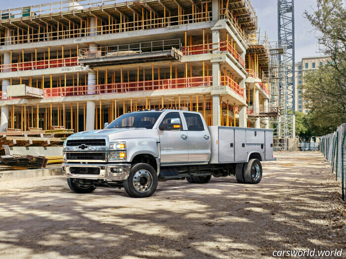 Humans Attempted to Perform the Robot’s Tasks and Now GM is Facing the Consequences | Carscoops  